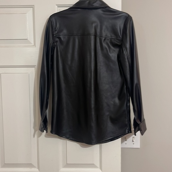 Button down shirt - Picture 2 of 3